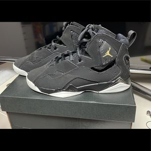 Jordan true flight 4Y